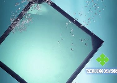 8.3mm In de schaduw stellend Vacuüm Geïsoleerd Glas met Hing Visible Light Transmittance